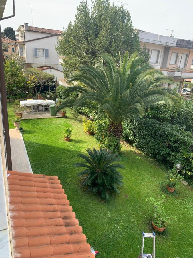 La Casa Di Vale Apartment Marina di Massa Bagian luar foto